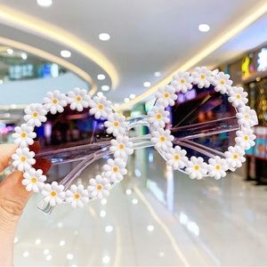 Flower Children’s Sunglasses Round Polarized (white daisies).